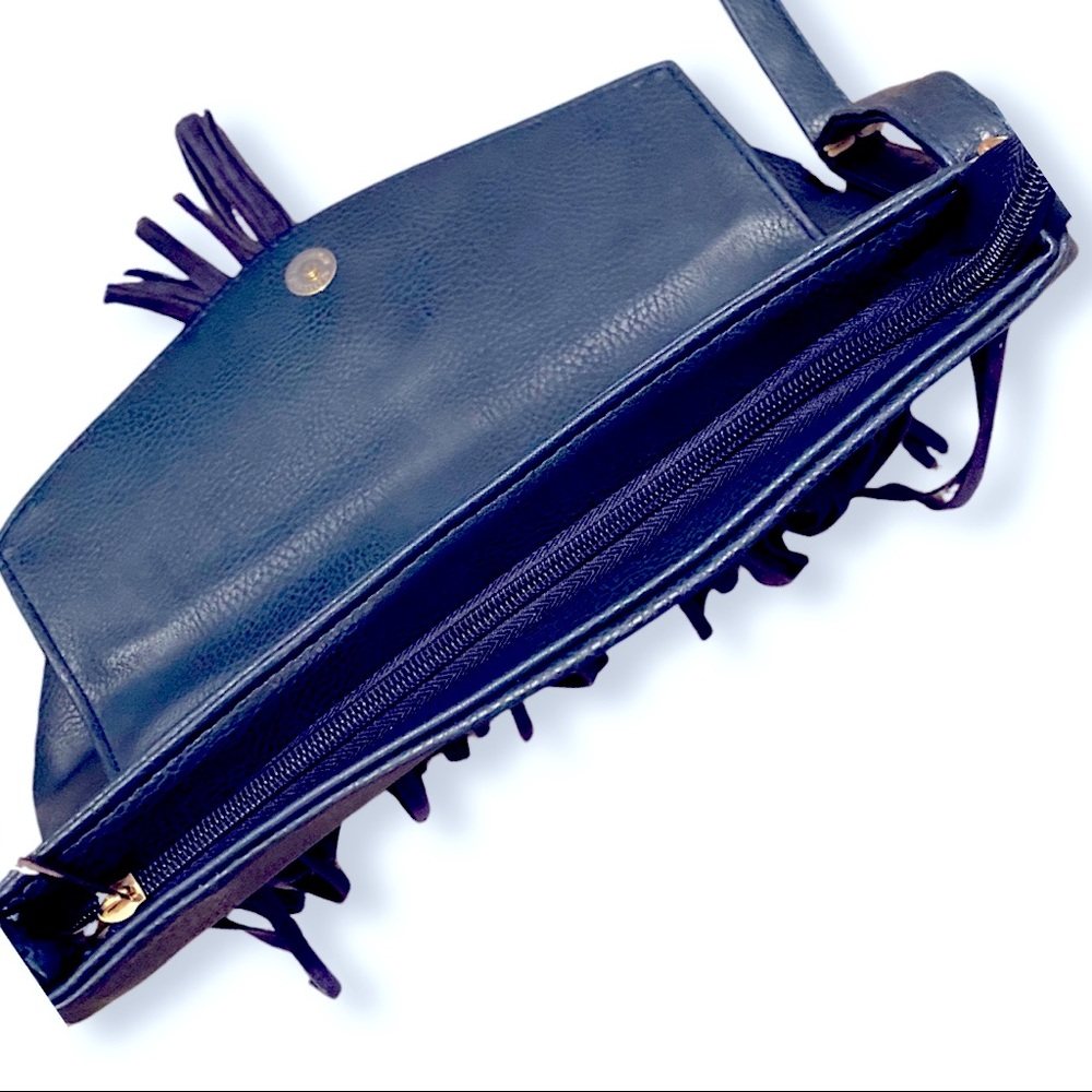 Fringe Crossbody bag - Picture 4 of 6